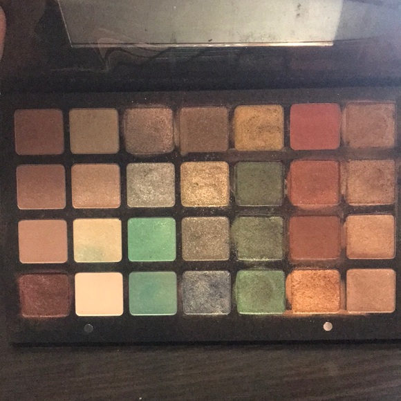Natasha Denona Brown and Green  28 Shade Palette - Picture 2 of 4